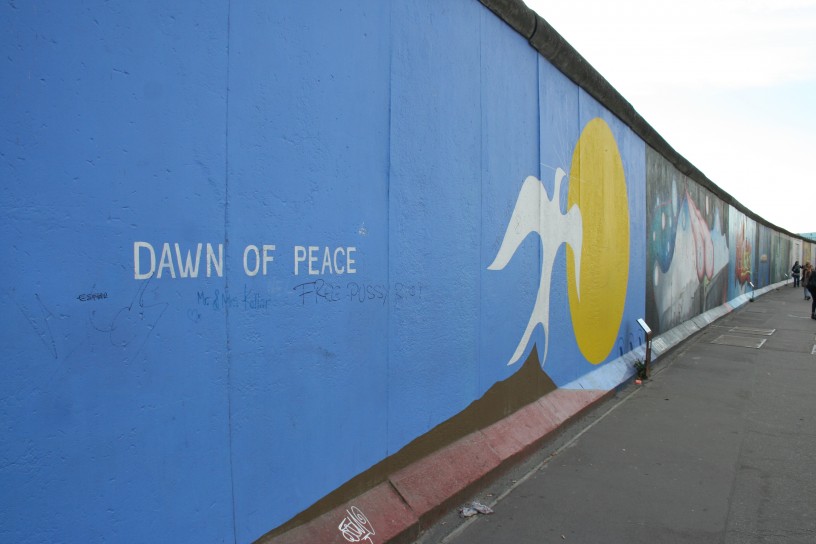 Dawn of Peace. Salvadore De Fazio, East Side Gallery, Berlin