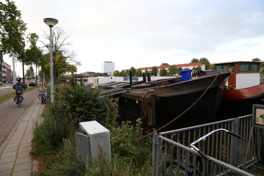 The houseboat from the outside