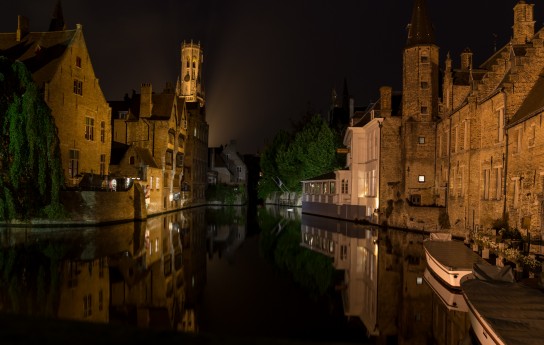 The illuminated Djiver Quay